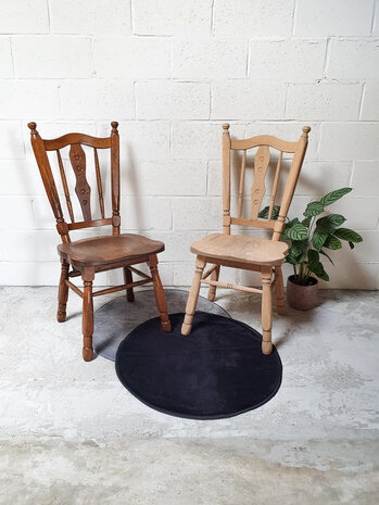 Eiken stoel : H 45cm x D 39cm x B 43,5cm